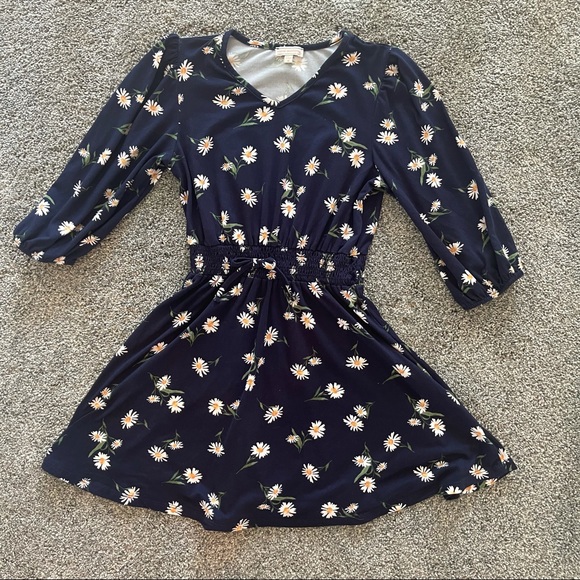 Social academy Sunflower Dress - Picture 2 of 7